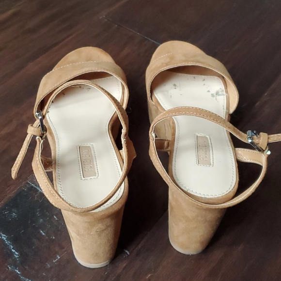 Suede Platform Sandals - Picture 4 of 8